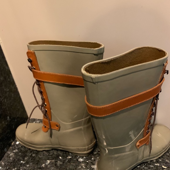 BCBG Boots - Picture 3 of 5